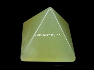 prehnit, pyramida