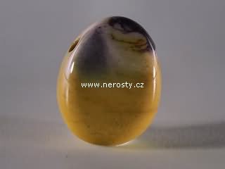 mookait, vrtaný kámen