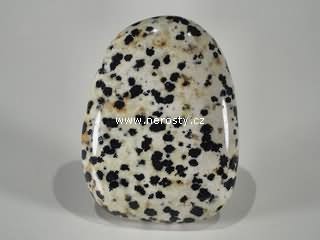 dalmatinit, vrtaný kámen