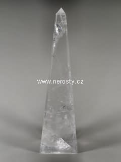 křišťál, obelisk