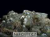 křemen (zelený), pyrit