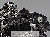 skoryl, albit