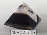 achát, pyramida